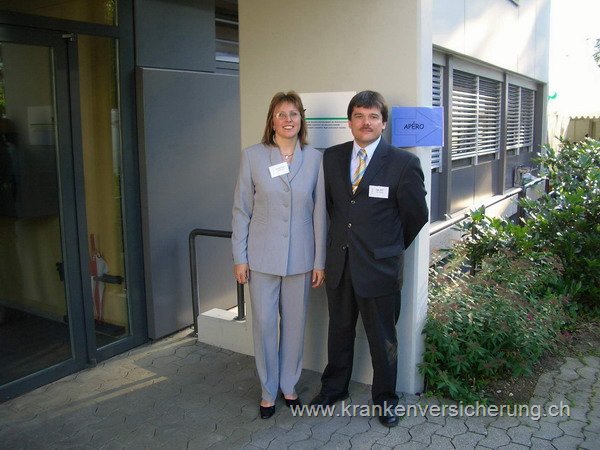 Dominique Schatt (Ressortleiterin SVK) und Daniel Wyler (Leiter Services)